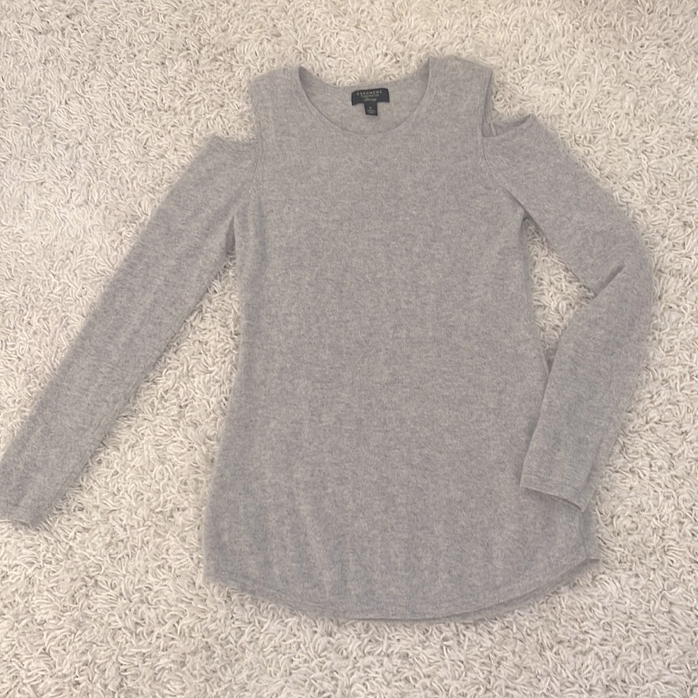 100% CASHMERE Charter Club cold shoulder, crew neck sweater SZ S